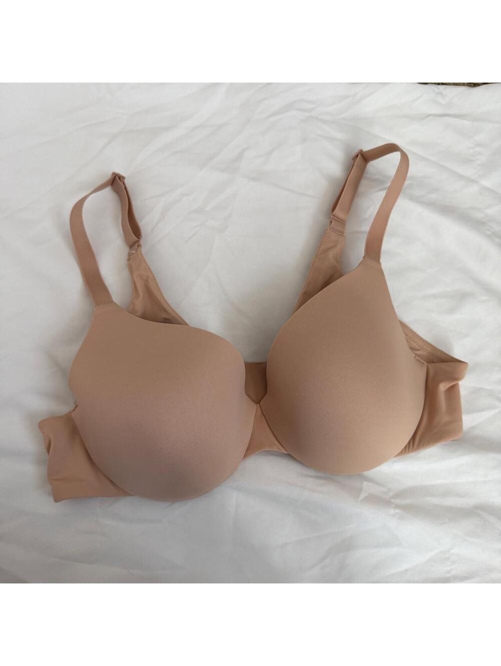 Skims fits everybody t shirt bra